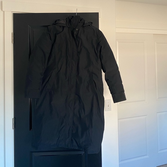 Lands end waterproof long black puffer coat - Picture 6 of 8